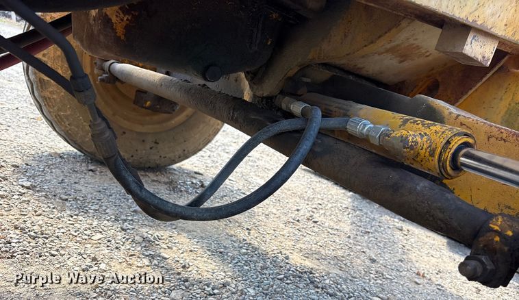 image for item ET7114 1992 John Deere 310D backhoe