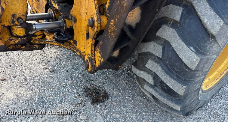 image for item ET7114 1992 John Deere 310D backhoe