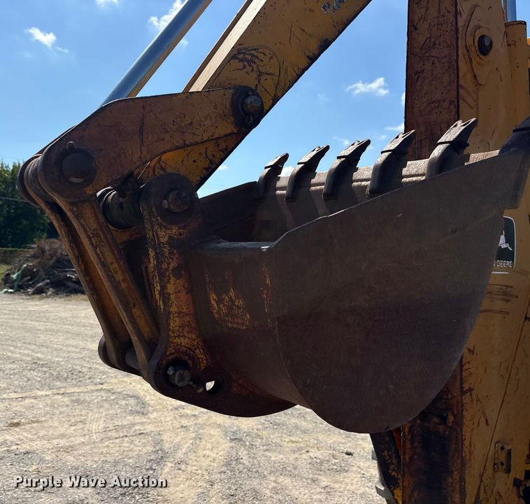 image for item ET7114 1992 John Deere 310D backhoe