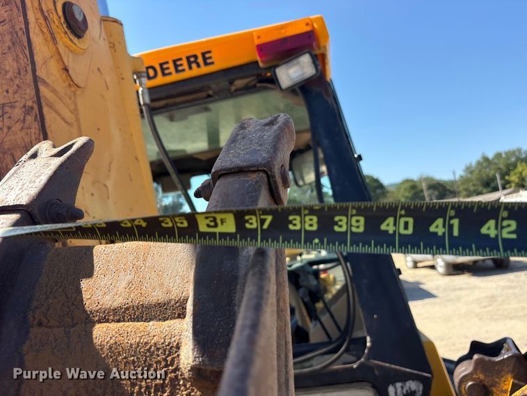 image for item ET7114 1992 John Deere 310D backhoe