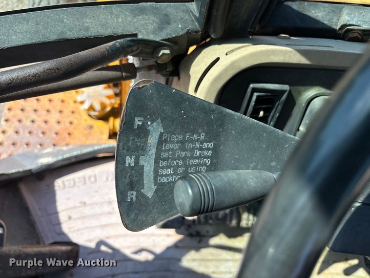 image for item ET7114 1992 John Deere 310D backhoe