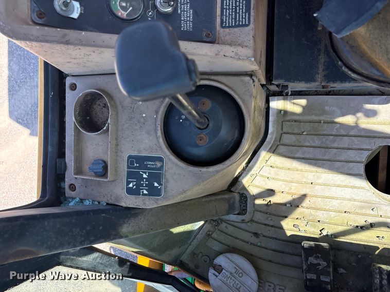 image for item ET7114 1992 John Deere 310D backhoe