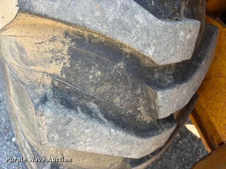 image for item ET7114 1992 John Deere 310D backhoe