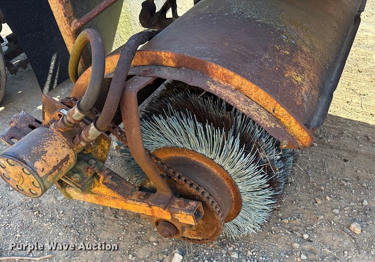 image for item ET7115 Broce D9 broom