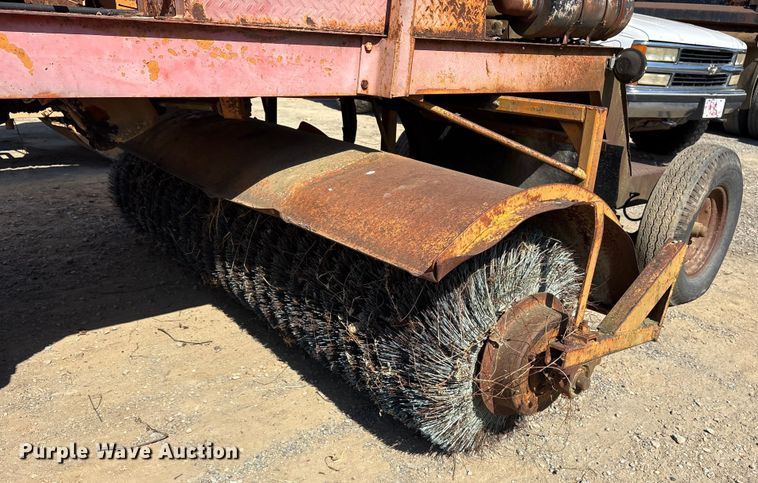 image for item ET7115 Broce D9 broom