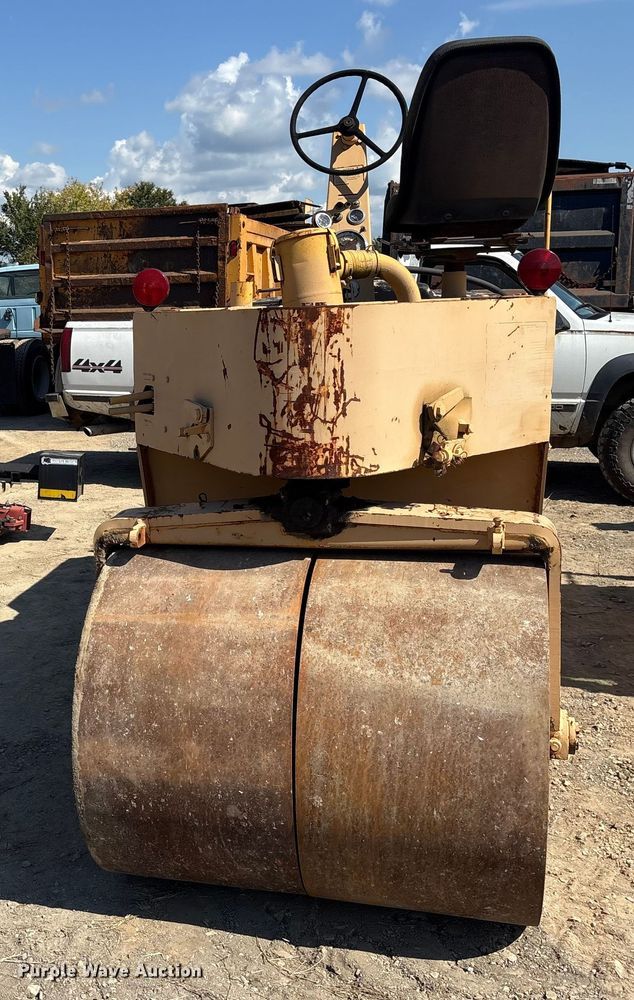 image for item ET7116 Galion 94-6AWG double drum vibratory roller