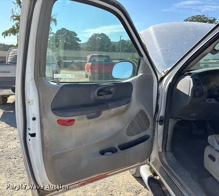 image for item ET7120 2003 Ford F150 SuperCab pickup truck