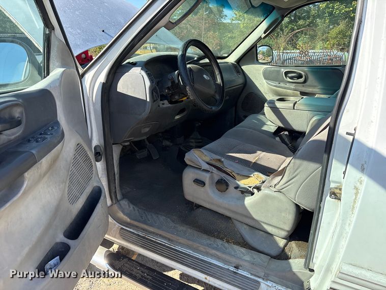 image for item ET7120 2003 Ford F150 SuperCab pickup truck