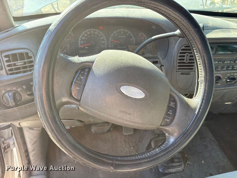 image for item ET7120 2003 Ford F150 SuperCab pickup truck