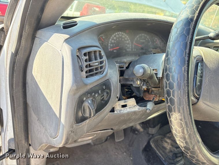 image for item ET7120 2003 Ford F150 SuperCab pickup truck