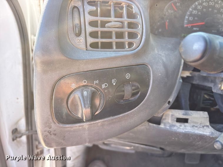 image for item ET7120 2003 Ford F150 SuperCab pickup truck