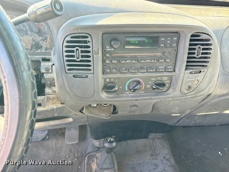 image for item ET7120 2003 Ford F150 SuperCab pickup truck