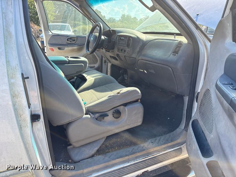 image for item ET7120 2003 Ford F150 SuperCab pickup truck