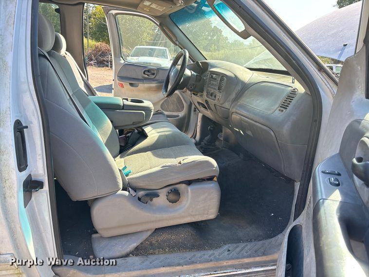 image for item ET7120 2003 Ford F150 SuperCab pickup truck