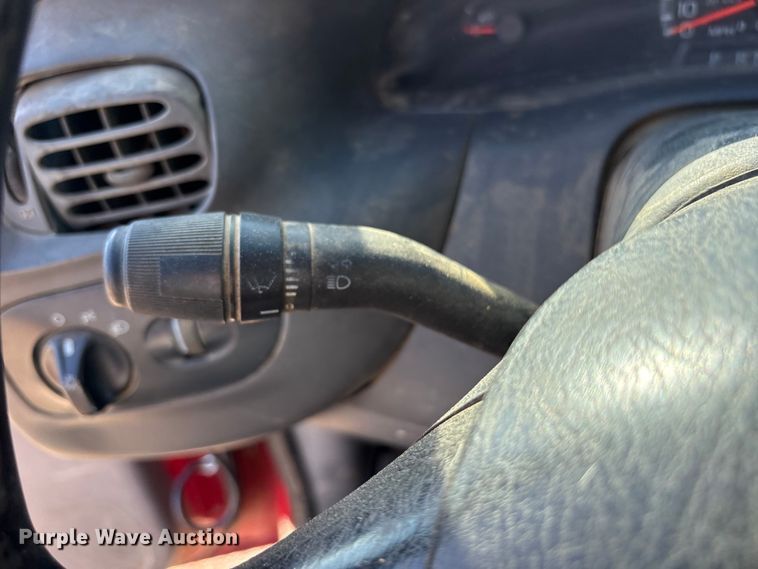 image for item ET7121 1997 Ford F150 pickup truck