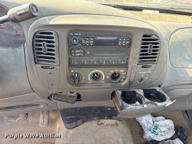 image for item ET7121 1997 Ford F150 pickup truck