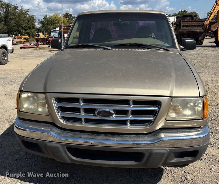 image for item ET7123 2001 Ford Ranger XLT pickup truck