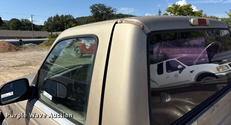 image for item ET7123 2001 Ford Ranger XLT pickup truck