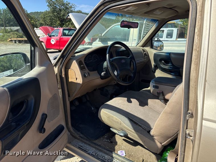 image for item ET7123 2001 Ford Ranger XLT pickup truck