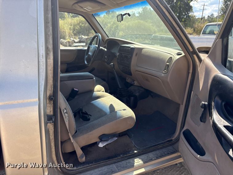 image for item ET7123 2001 Ford Ranger XLT pickup truck