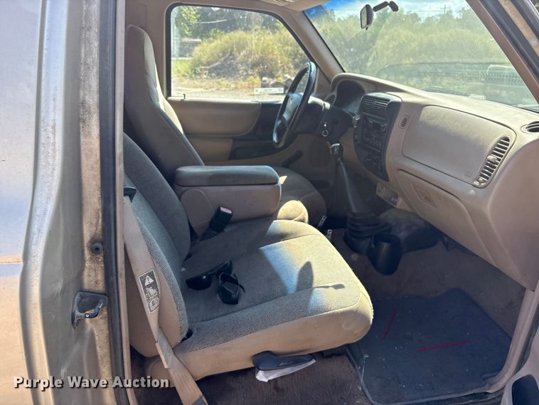 image for item ET7123 2001 Ford Ranger XLT pickup truck