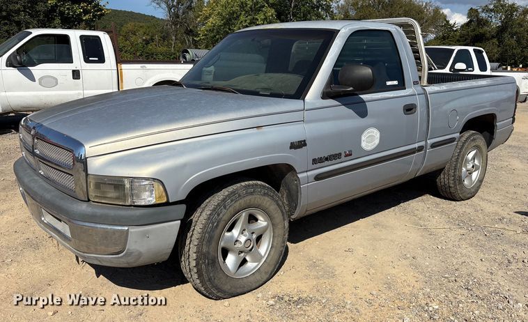 image for item ET7126 1999 Dodge Ram 1500 pickup truck