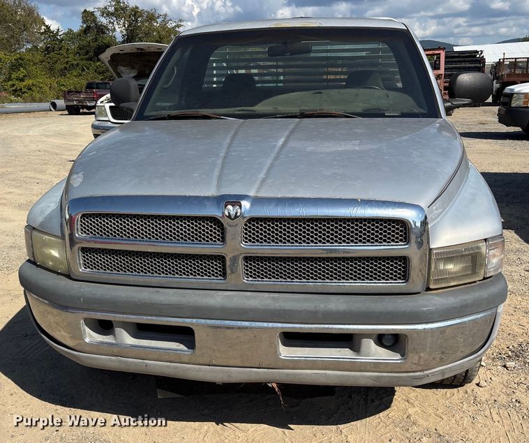 image for item ET7126 1999 Dodge Ram 1500 pickup truck