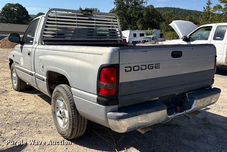 image for item ET7126 1999 Dodge Ram 1500 pickup truck