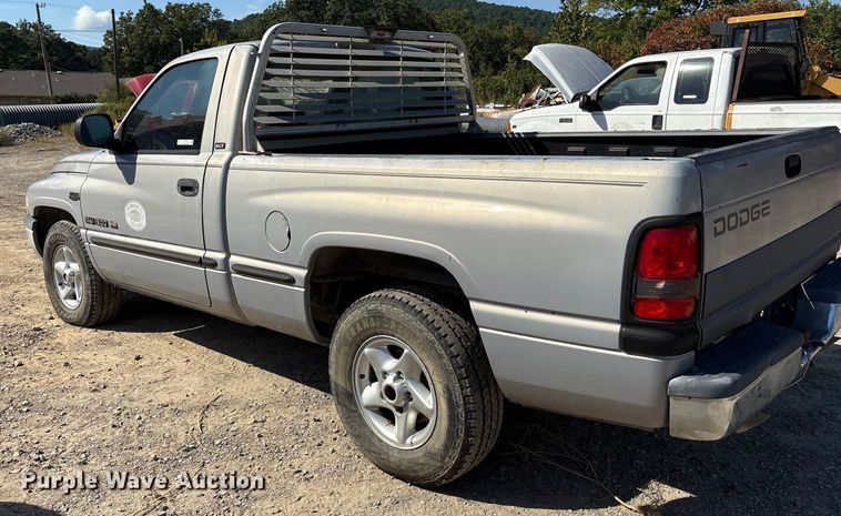 image for item ET7126 1999 Dodge Ram 1500 pickup truck