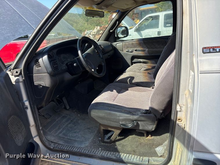 image for item ET7126 1999 Dodge Ram 1500 pickup truck