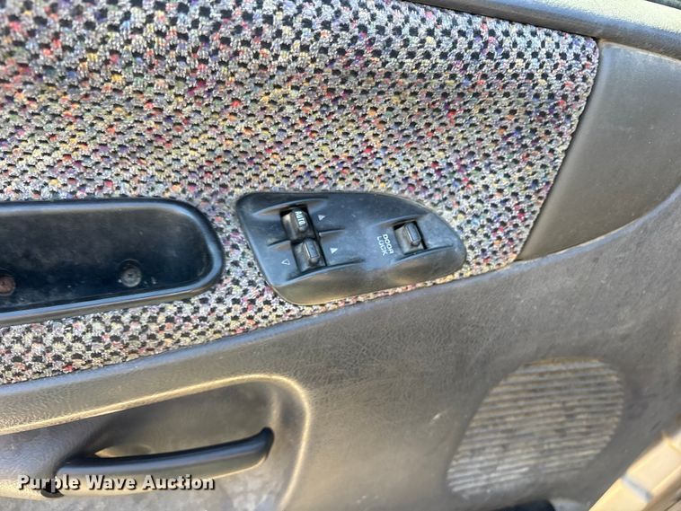 image for item ET7126 1999 Dodge Ram 1500 pickup truck