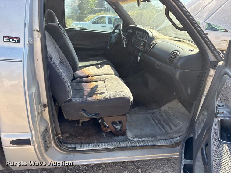 image for item ET7126 1999 Dodge Ram 1500 pickup truck