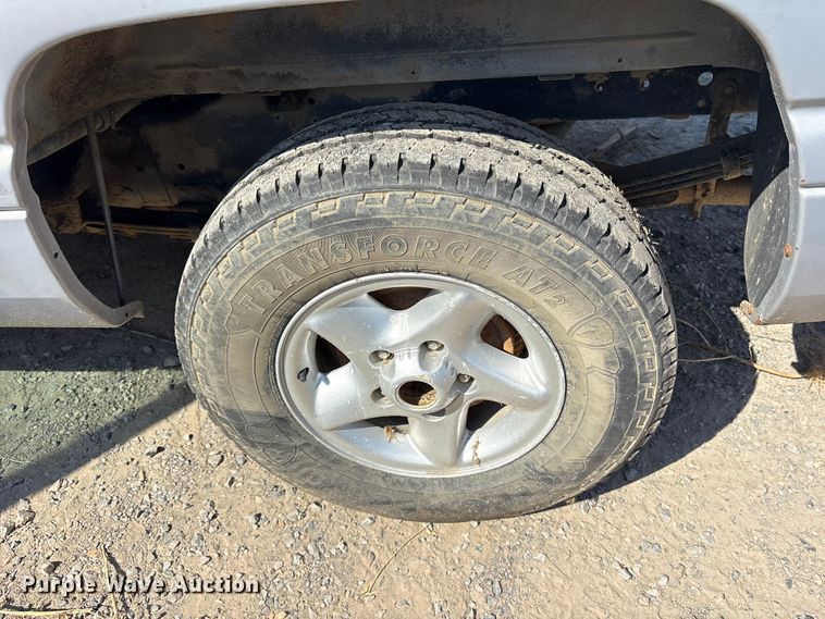 image for item ET7126 1999 Dodge Ram 1500 pickup truck