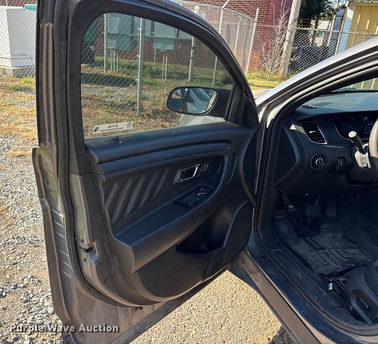 image for item ET7156 2014 Ford Taurus Police Interceptor 