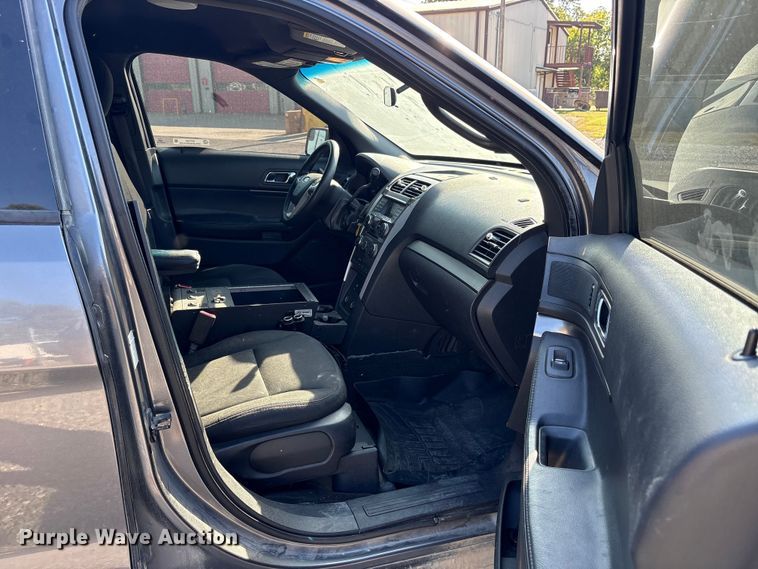 image for item ET7157 2015 Ford Explorer Police Interceptor 