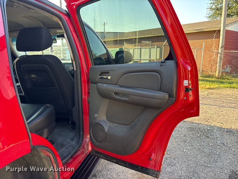 image for item ET7158 2012 Chevrolet Tahoe Police SUV