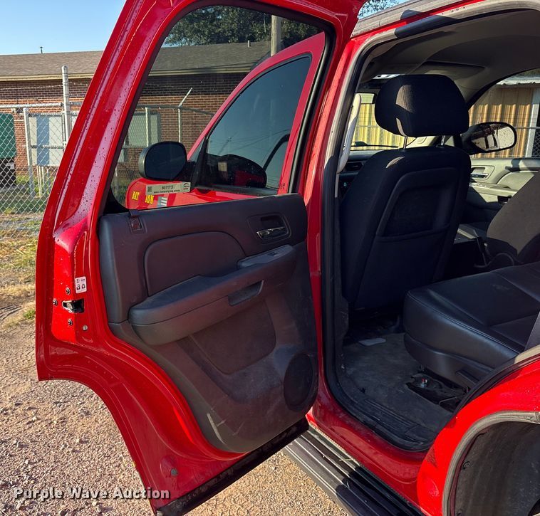 image for item ET7158 2012 Chevrolet Tahoe Police SUV