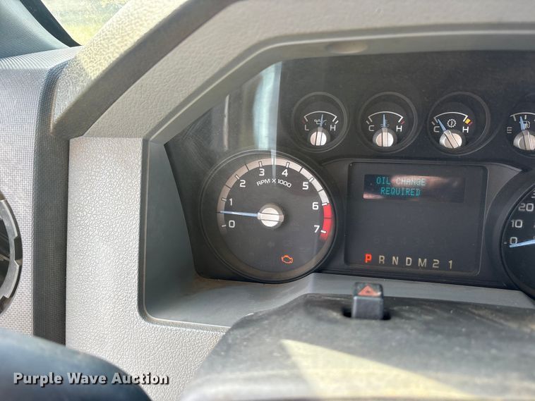 image for item ET7187 2011 Ford F250 Super Duty Crew Cab pickup truck