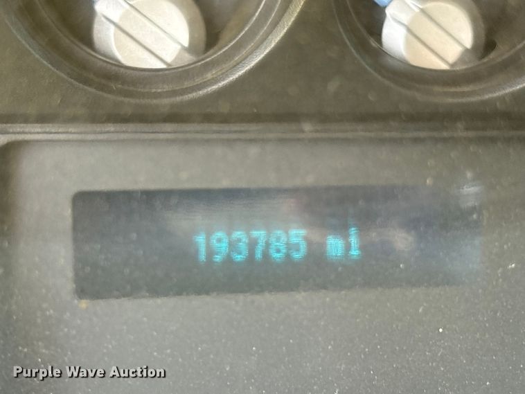 image for item ET7187 2011 Ford F250 Super Duty Crew Cab pickup truck