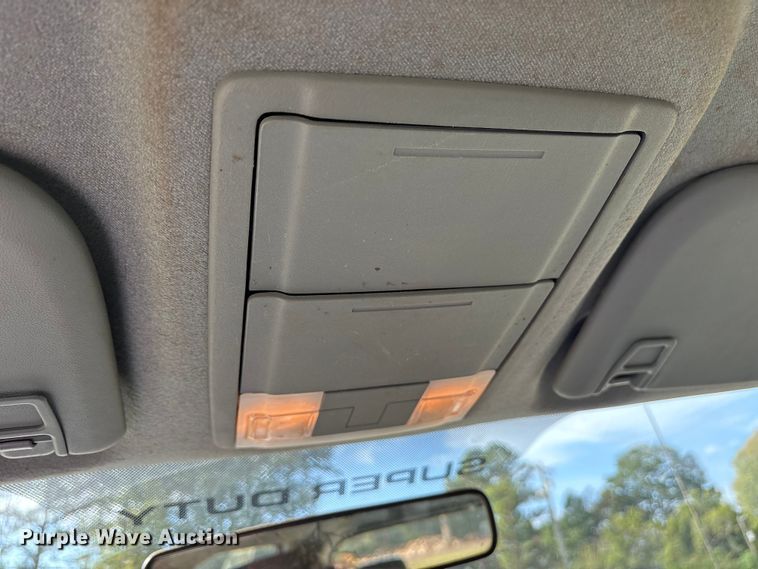 image for item ET7187 2011 Ford F250 Super Duty Crew Cab pickup truck