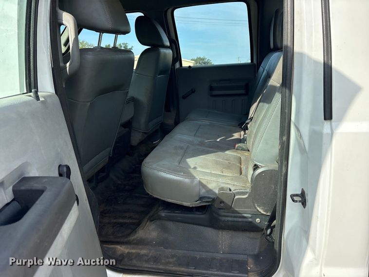 image for item ET7187 2011 Ford F250 Super Duty Crew Cab pickup truck