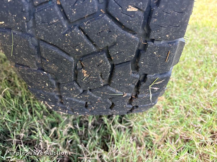 image for item ET7187 2011 Ford F250 Super Duty Crew Cab pickup truck