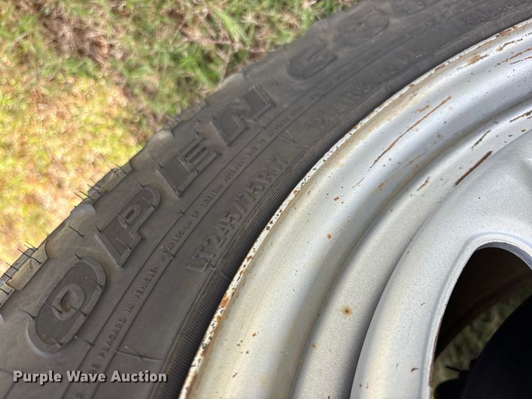 image for item ET7187 2011 Ford F250 Super Duty Crew Cab pickup truck