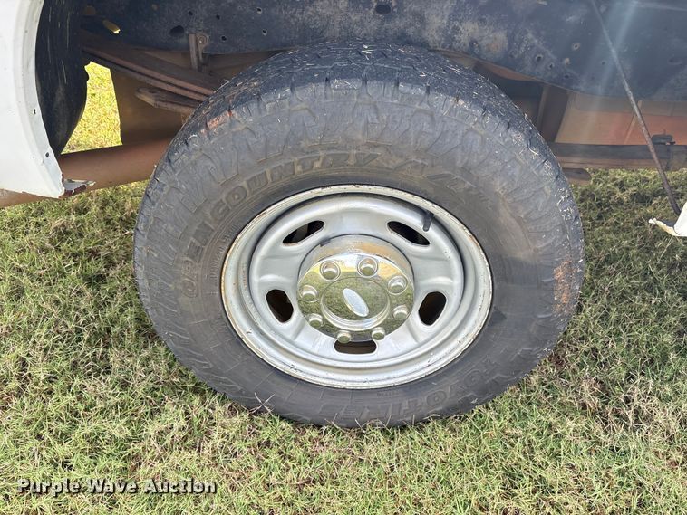 image for item ET7187 2011 Ford F250 Super Duty Crew Cab pickup truck