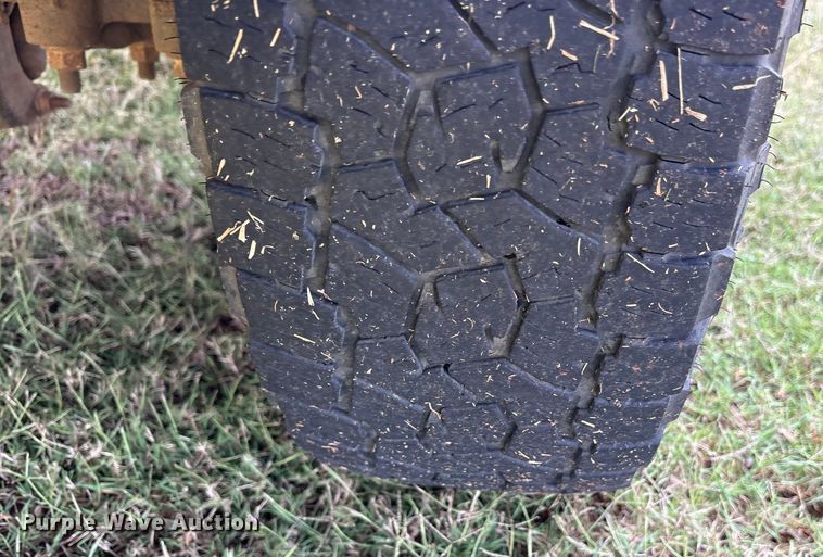 image for item ET7187 2011 Ford F250 Super Duty Crew Cab pickup truck