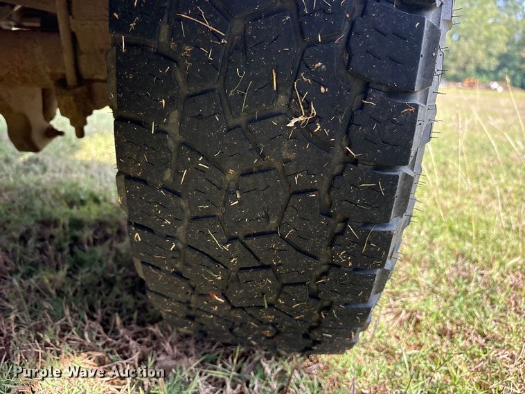 image for item ET7187 2011 Ford F250 Super Duty Crew Cab pickup truck