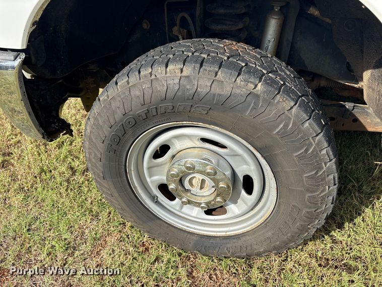 image for item ET7187 2011 Ford F250 Super Duty Crew Cab pickup truck