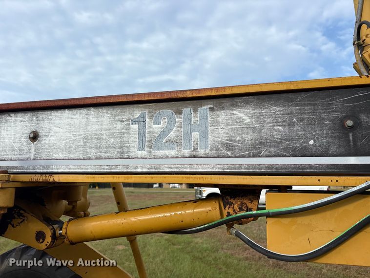 image for item ET7188 1997 Caterpillar 12H motor grader