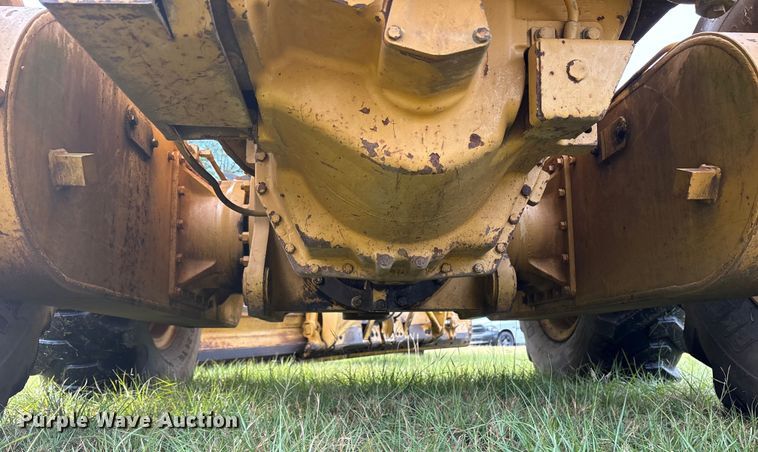 image for item ET7188 1997 Caterpillar 12H motor grader