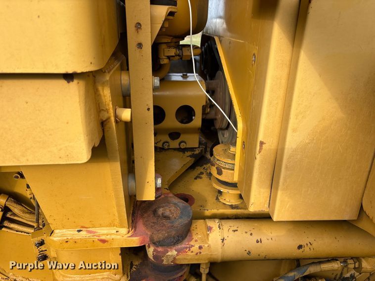 image for item ET7188 1997 Caterpillar 12H motor grader
